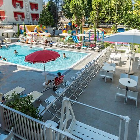 Hotel Eiffel Rimini Kültér fotó