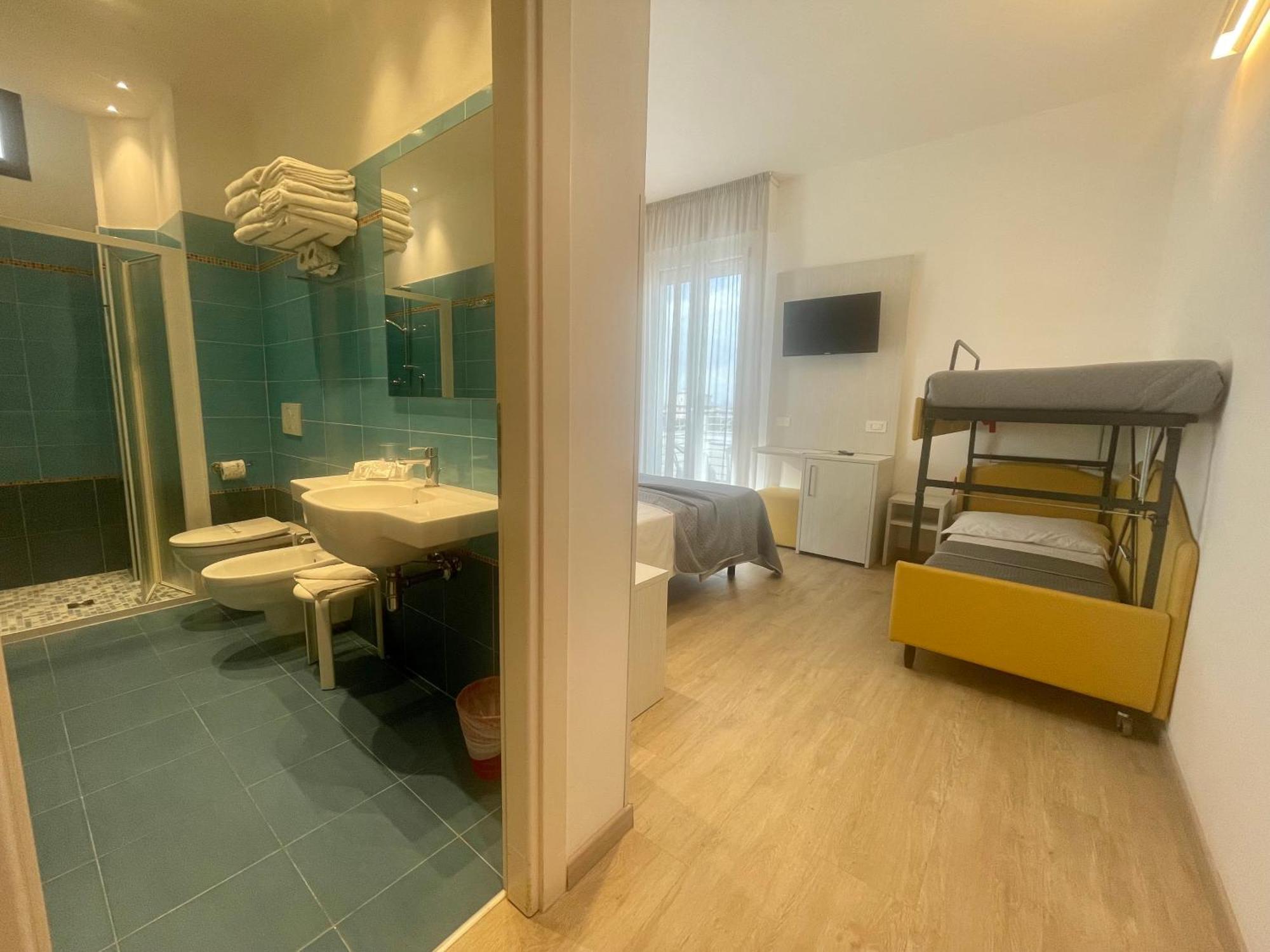 Hotel Eiffel Rimini Kültér fotó